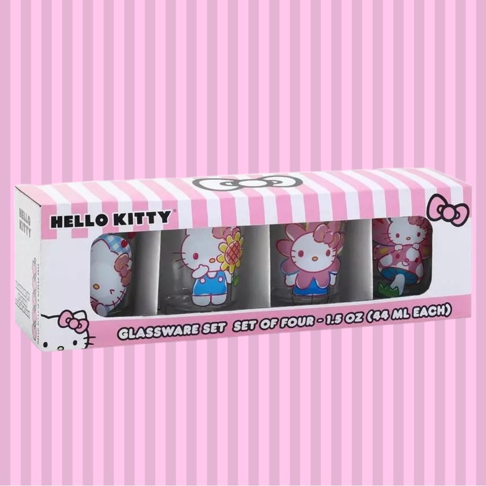 🌻Hello Kitty® by Sanrio® - Flowers Mini Glass Set🌻